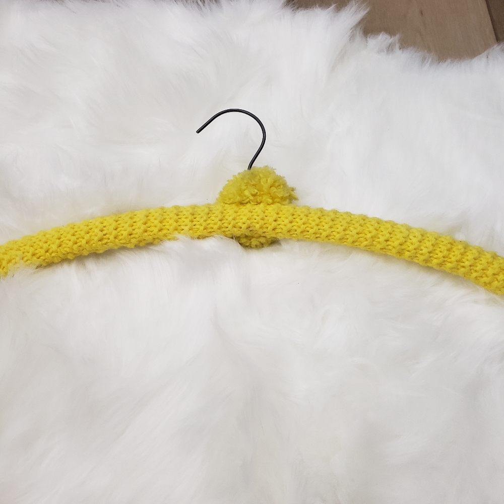 Set of Vintage 1970s Crocheted Hangers - Picture 7 of 7